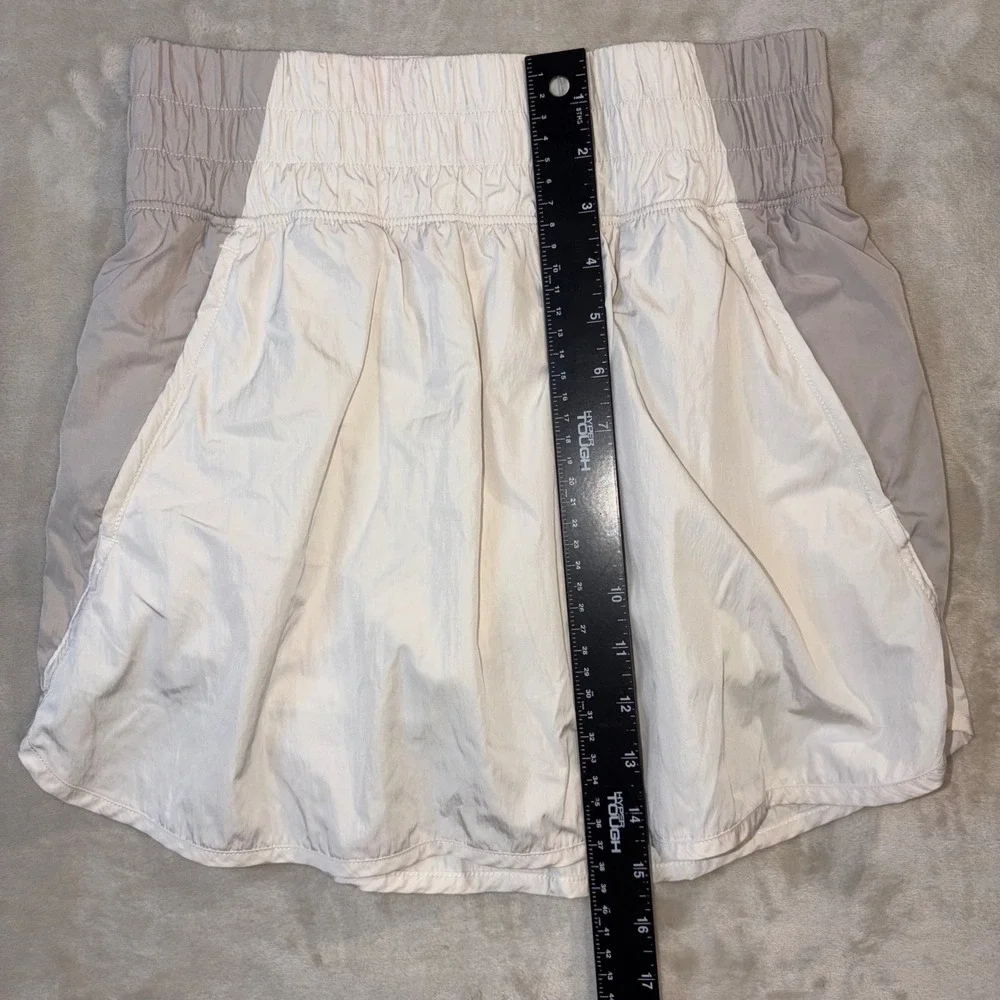 Yogalicious Radiant Color Block Bailey Skort Cream Taupe Smocked Waist Small